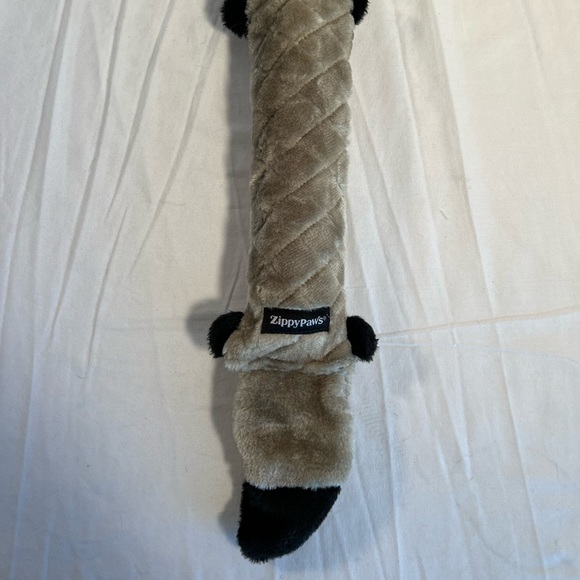 Dog Toy ZippyPaws Raccoon Jigglerz Squeaky Tough Stuffing with Crinkle Head Dog - Picture 3 of 5